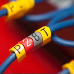 PA-10003LV40.Q - Маркувальна бірка типу РА-1 (1,5 - 4,0 мм2), жовтого кольору, напис "Q" (100 шт/пак)