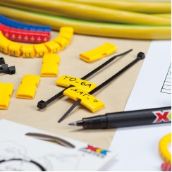 PA-10003LV40.Q - Маркувальна бірка типу РА-1 (1,5 - 4,0 мм2), жовтого кольору, напис "Q" (100 шт/пак)