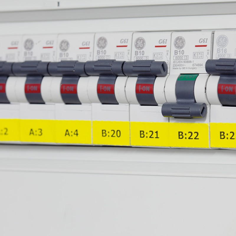 PFA20018KT9 - Аркуш формату А4 типу PF з самоклеючими наліпками білого кольору розміром 17,5х9,5 мм (352 шт/аркуш)