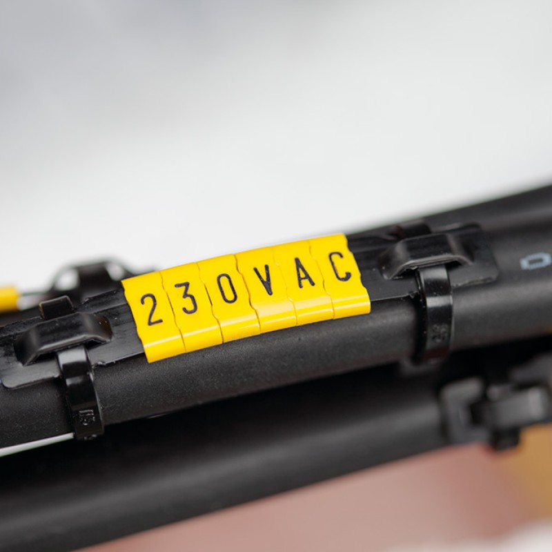 POH12082AA9 - Тримач типу POH (L=82 мм) для профіля тиру РО-68 та маркувальних бірок типу РК (12 шт.), білого кольору (100 шт/пак)