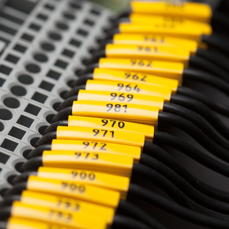 PA-02021AN4 - Маркувальна бірка типу РА-02 (0,2 - 1,5 мм2), жовтого кольору, L=21 мм (100 шт/пак)