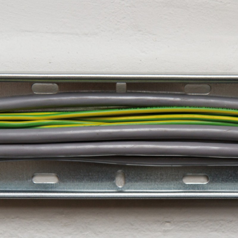 PKB-320CT - Хомут пластиковий в перфорований кабельний короб розміром 320 х 7,6 мм чорного кольору (100 шт/пак)