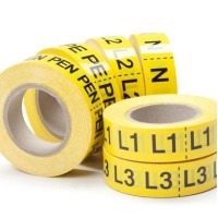 PLP019000V40.PE - Наліпки з вінілу типу PLB розміром 19мм у котушках по 20 м жовтого кольору з символом "PE" (6 рулонів)